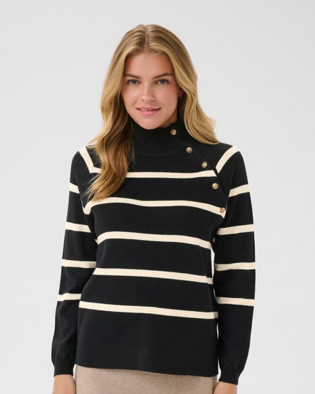 Dela Button Pullover